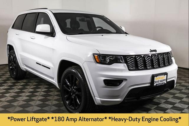 Photo of 2017 Bright White Clearcoat Jeep Grand Cherokee