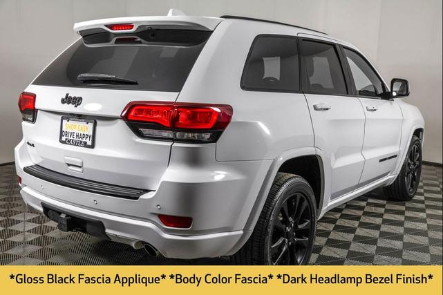 Photo of 2017 Bright White Clearcoat Jeep Grand Cherokee