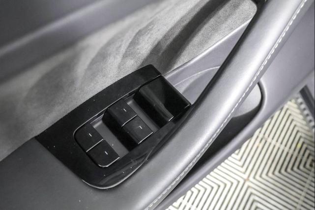 Photo of 2019 Gray Tesla Model 3