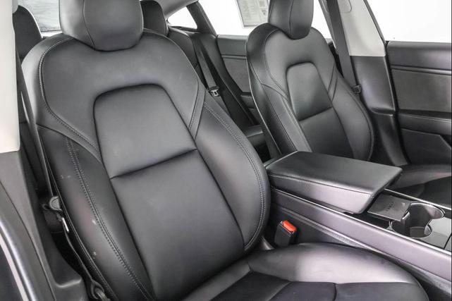 Photo of 2019 Gray Tesla Model 3