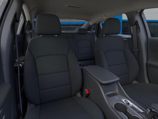 Photo of 2025 Summit White Chevrolet Malibu