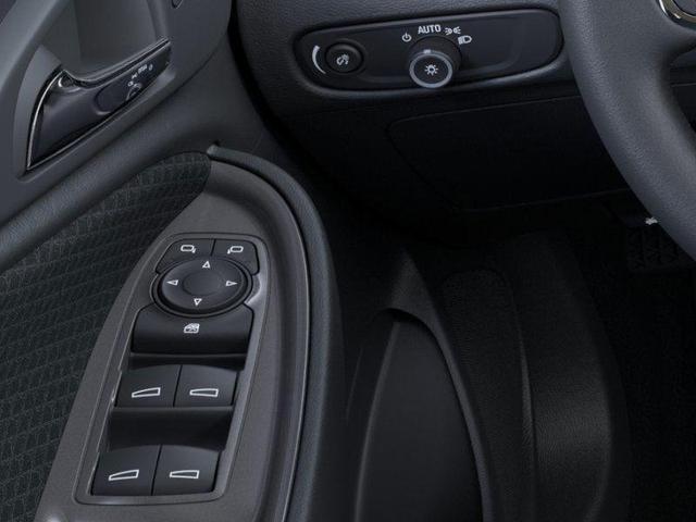 Photo of 2025 Summit White Chevrolet Malibu