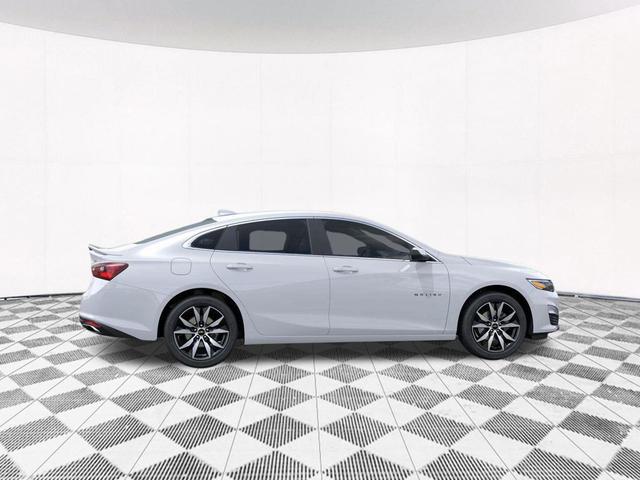 Photo of 2025 Summit White Chevrolet Malibu