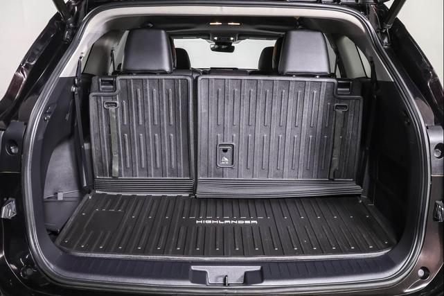 Photo of 2021 Opulent Amber Toyota Highlander