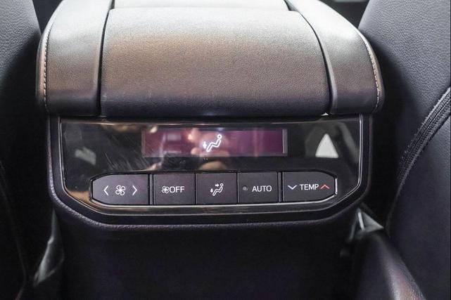 Photo of 2021 Opulent Amber Toyota Highlander