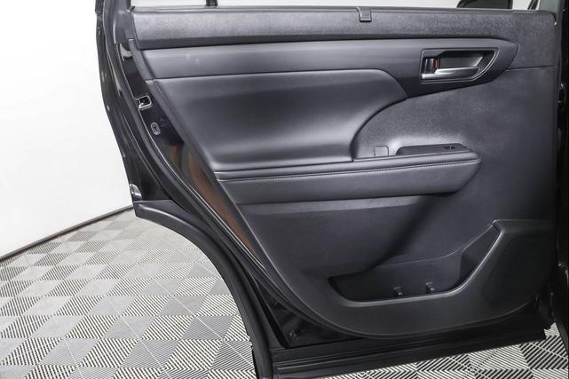 Photo of 2021 Opulent Amber Toyota Highlander