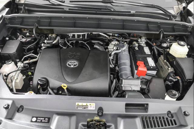 Photo of 2021 Opulent Amber Toyota Highlander