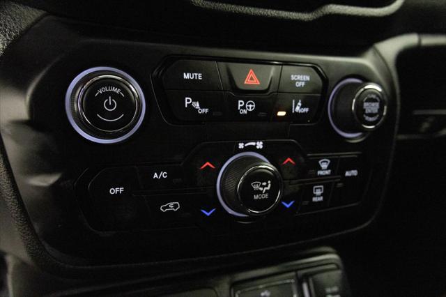 Photo of 2023 Black Clearcoat Jeep Renegade