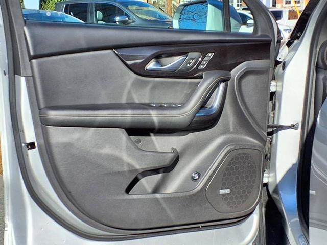 Photo of 2019 Summit White Chevrolet Blazer