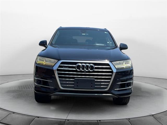 Photo of 2017 Black Audi Q7