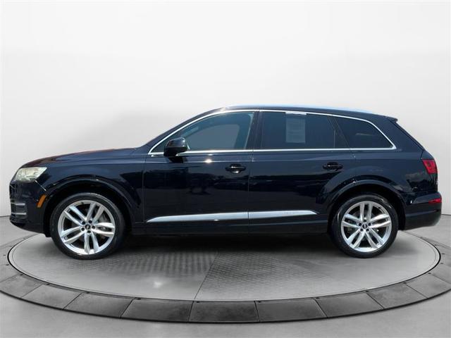 Photo of 2017 Black Audi Q7