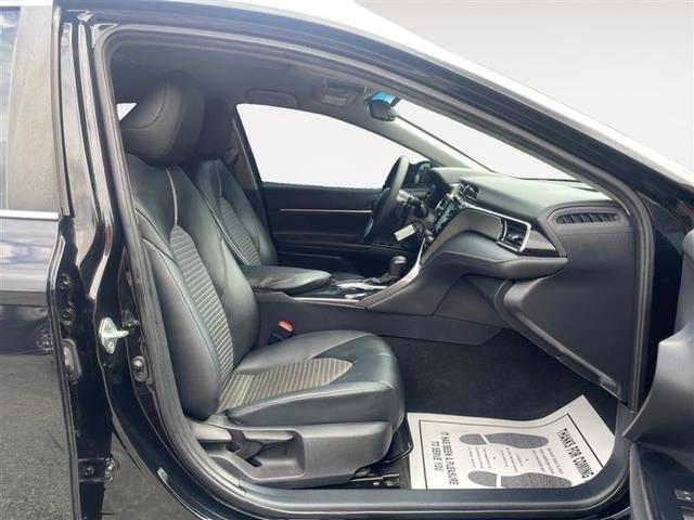 Photo of 2020 Midnight Black Metallic Toyota Camry