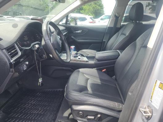 Photo of 2017 Florett Silver Metallic Audi Q7