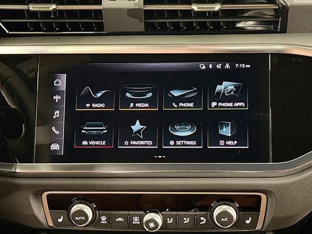 Photo of 2025 Navarra Blue Metallic Audi Q3