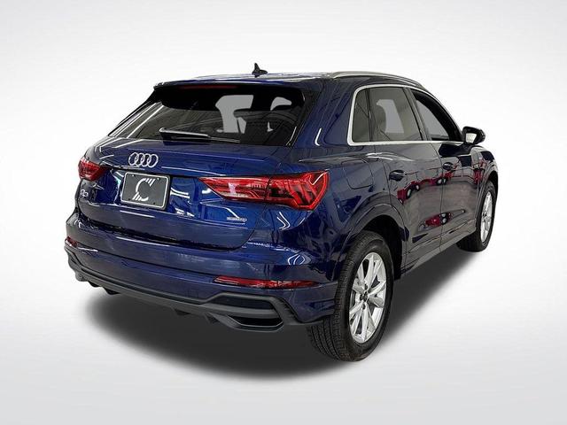 Photo of 2025 Navarra Blue Metallic Audi Q3