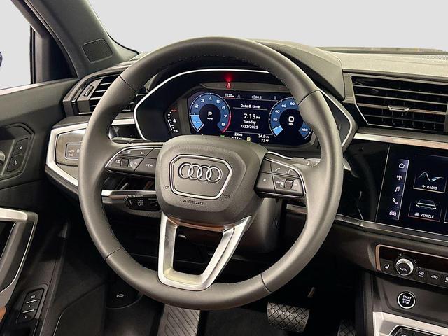 Photo of 2025 Navarra Blue Metallic Audi Q3