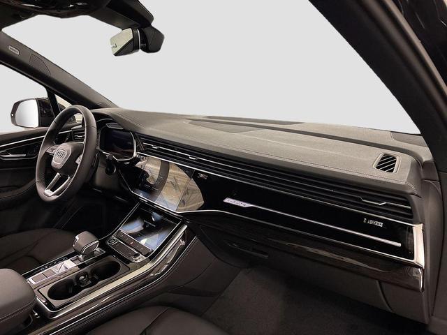 Photo of 2025 Mythos Black Metallic Audi Q7