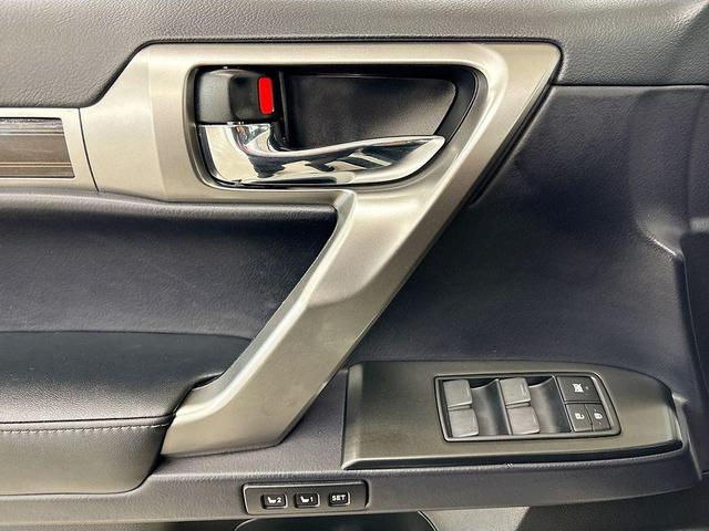 Photo of 2023 White Lexus GX 460