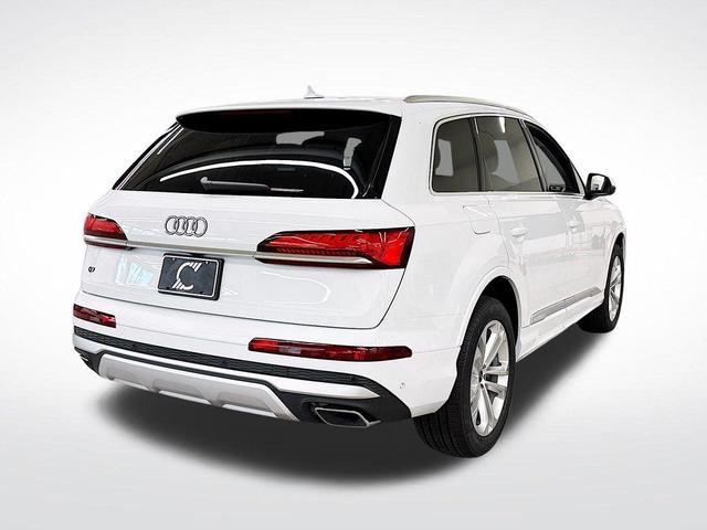 Photo of 2025 Glacier White Metallic Audi Q7