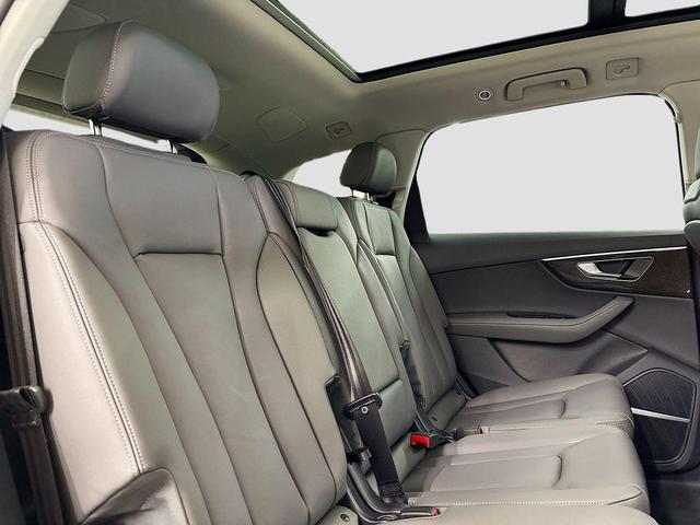 Photo of 2025 Glacier White Metallic Audi Q7