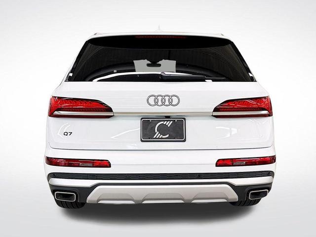 Photo of 2025 Glacier White Metallic Audi Q7