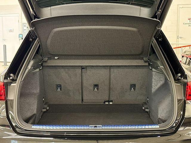 Photo of 2025 Mythos Black Metallic Audi Q3