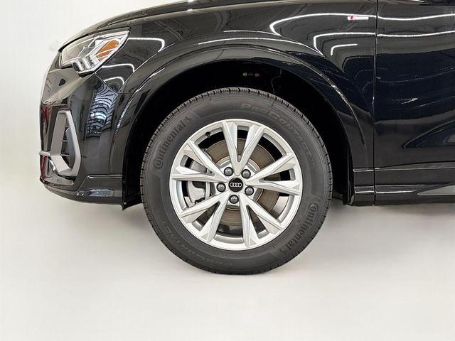 Photo of 2025 Mythos Black Metallic Audi Q3