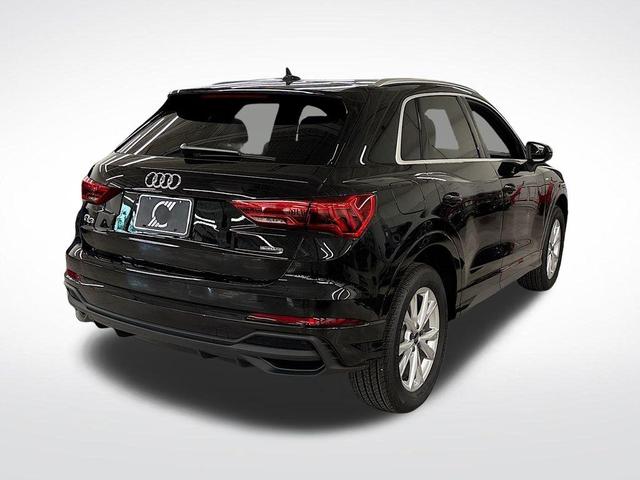 Photo of 2025 Mythos Black Metallic Audi Q3
