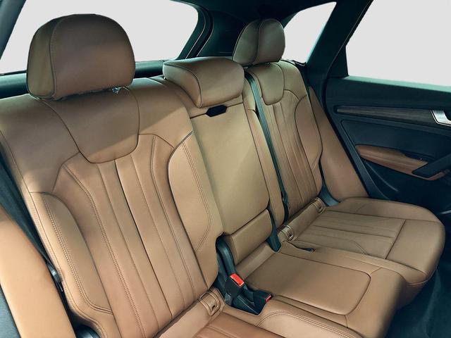 Photo of 2025 Mythos Black Metallic Audi Q5