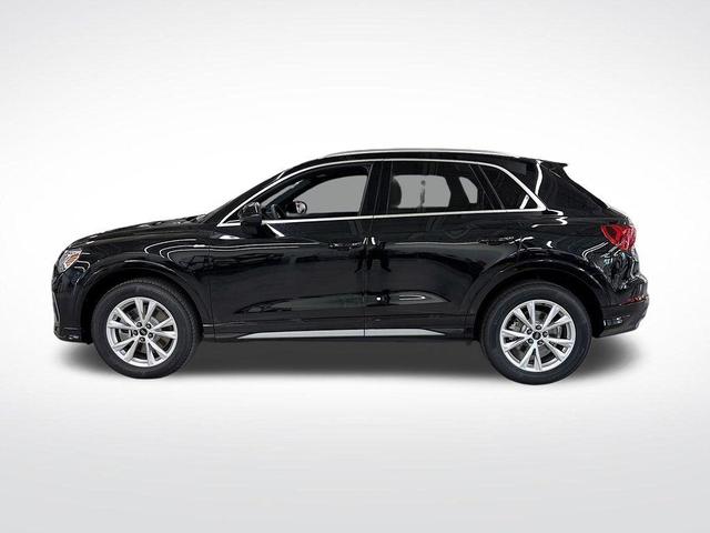 Photo of 2025 Mythos Black Metallic Audi Q3