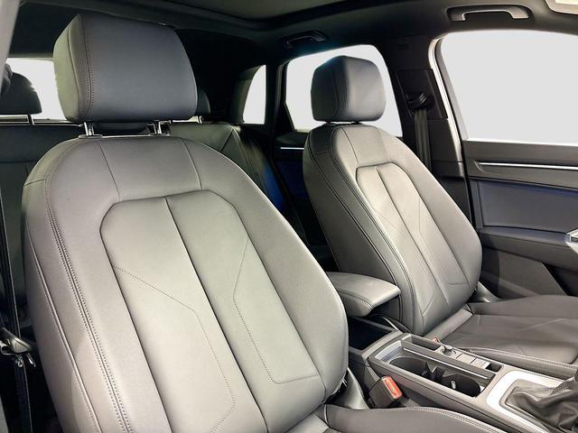 Photo of 2025 Mythos Black Metallic Audi Q3