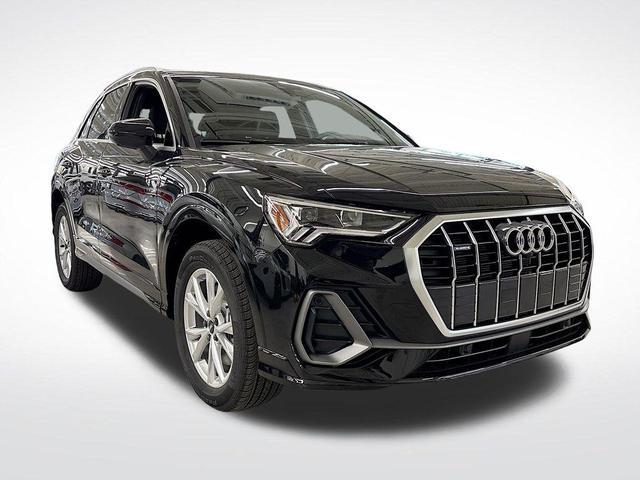 Photo of 2025 Mythos Black Metallic Audi Q3