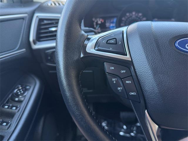 Photo of 2024 ICONIC SILVER Ford Edge
