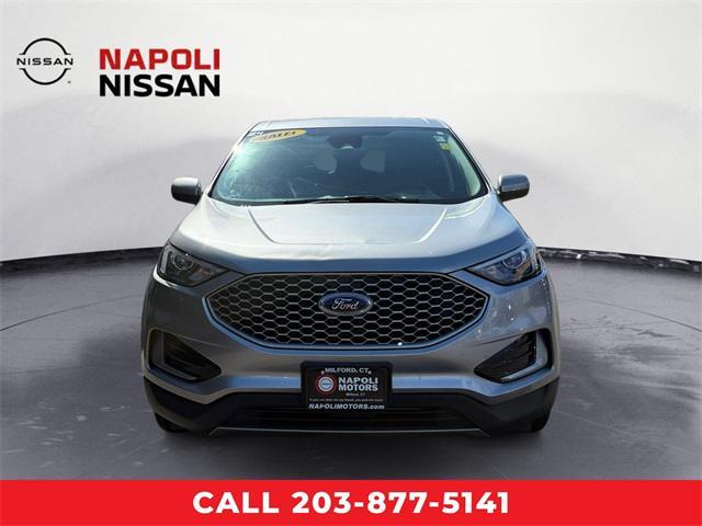 Photo of 2024 ICONIC SILVER Ford Edge
