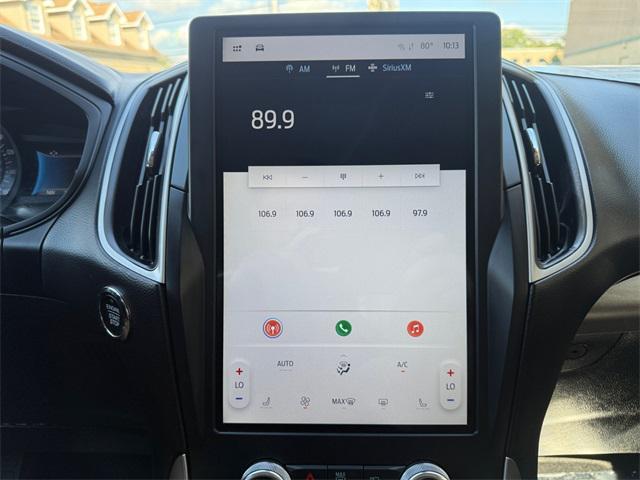 Photo of 2024 ICONIC SILVER Ford Edge