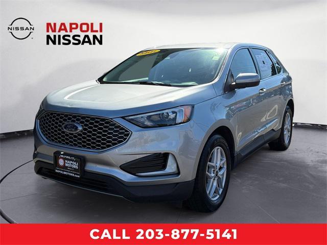 Photo of 2024 ICONIC SILVER Ford Edge