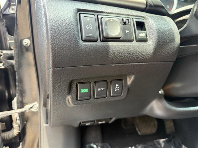 Photo of 2017 Super Black Nissan Sentra