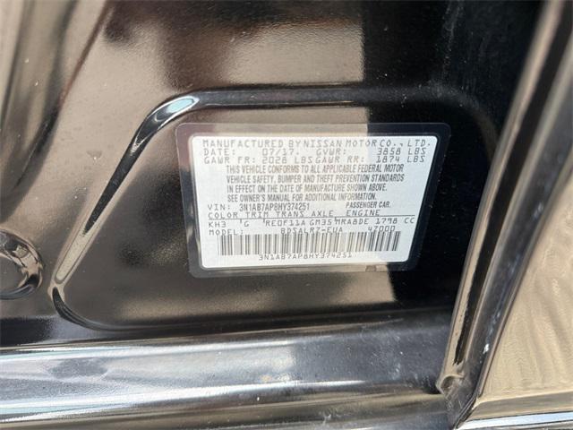 Photo of 2017 Super Black Nissan Sentra