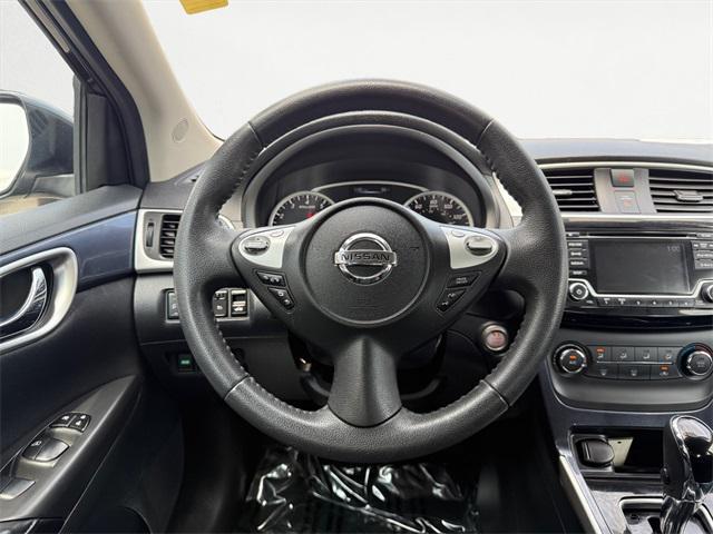 Photo of 2017 Super Black Nissan Sentra