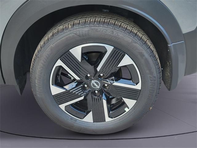 Photo of 2025 Gun Metallic Nissan Kicks