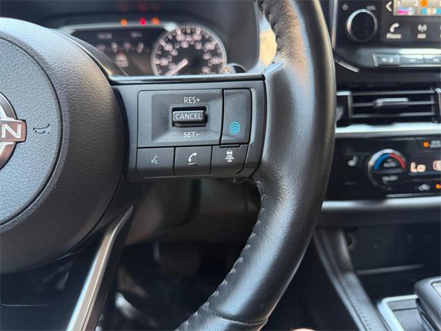 Photo of 2023 Scarlet Ember Tintcoat/Super Black Nissan Pathfinder