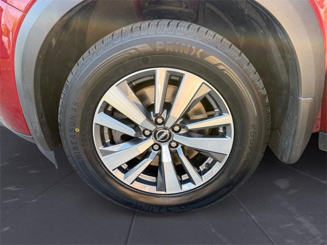 Photo of 2023 Scarlet Ember Tintcoat/Super Black Nissan Pathfinder