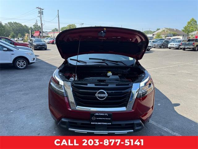 Photo of 2023 Scarlet Ember Tintcoat/Super Black Nissan Pathfinder