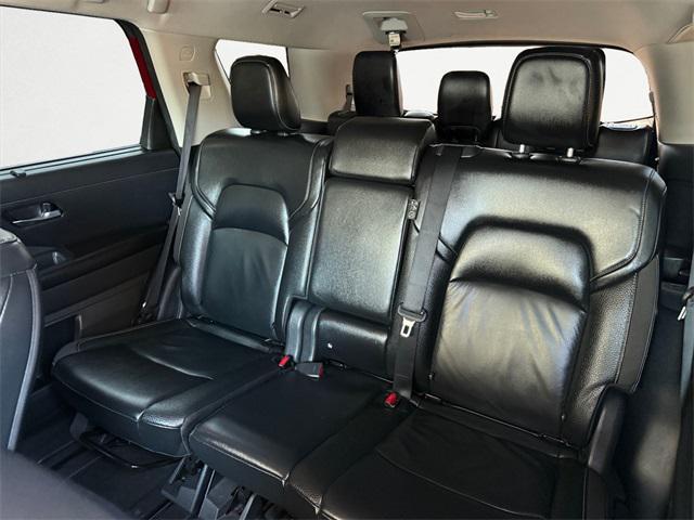 Photo of 2023 Scarlet Ember Tintcoat/Super Black Nissan Pathfinder