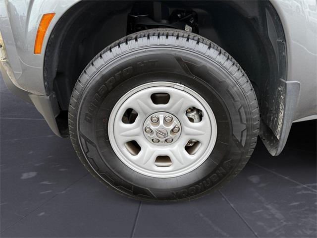 Photo of 2024 Gun Metallic Nissan Frontier