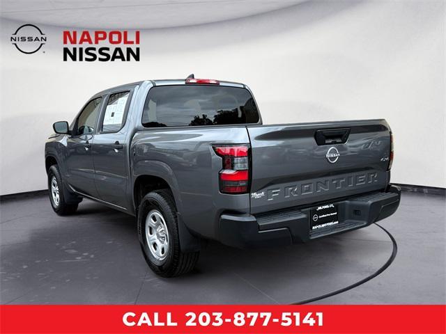 Photo of 2024 Gun Metallic Nissan Frontier