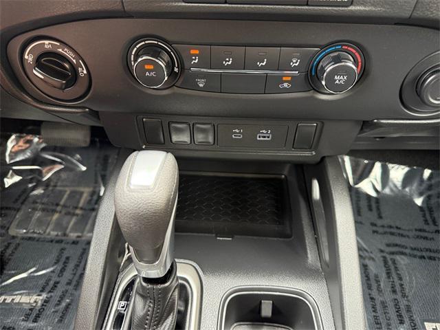 Photo of 2024 Gun Metallic Nissan Frontier
