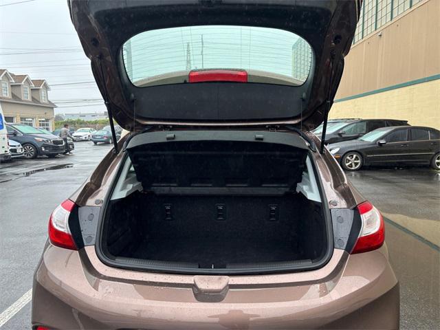 Photo of 2019 Oakwood Metallc Chevrolet Cruze