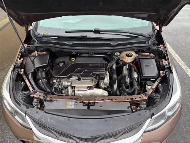 Photo of 2019 Oakwood Metallc Chevrolet Cruze