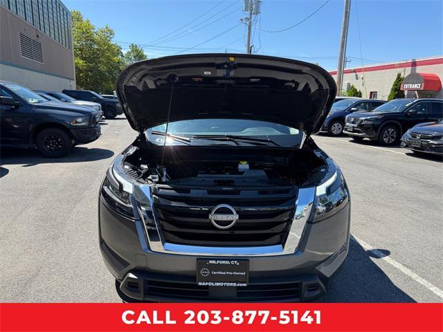 Photo of 2024 Gun Metallic Nissan Pathfinder